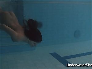glamour underwater demonstrate of Natalia